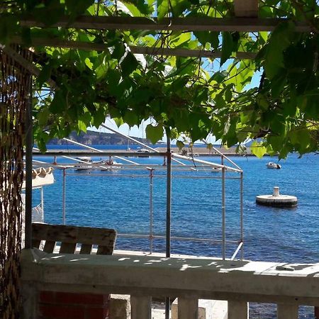 Anka'S Beach Komiža Kültér fotó