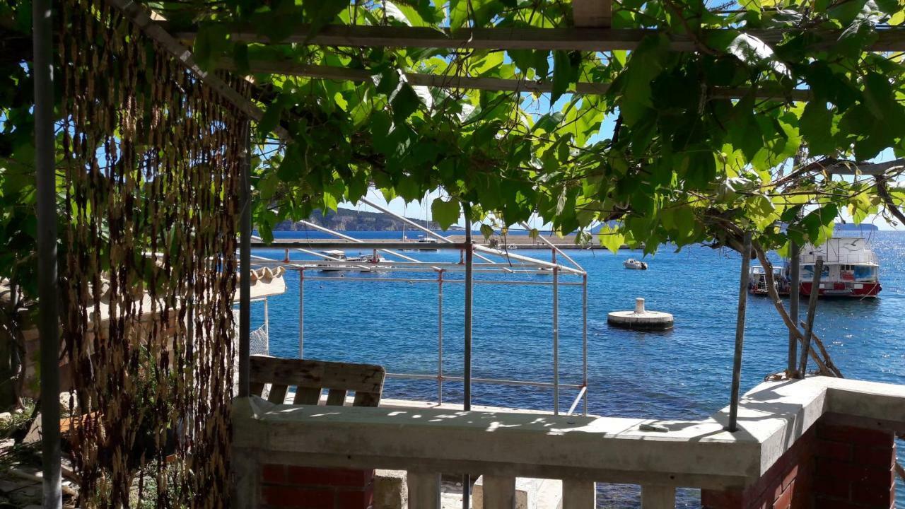 Anka'S Beach Komiža Kültér fotó