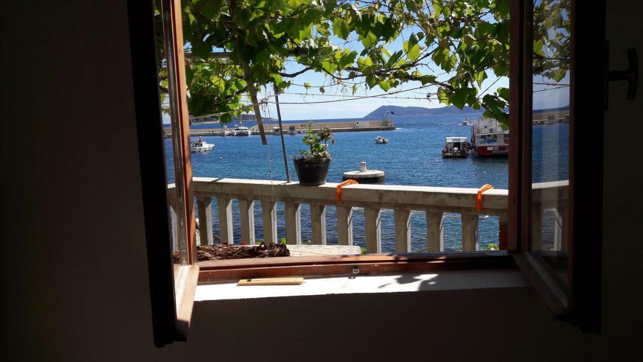 Anka'S Beach Komiža Kültér fotó