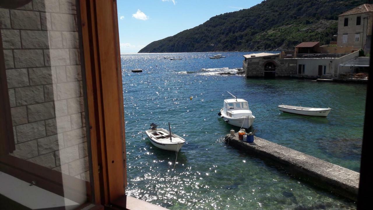 Anka'S Beach Komiža Kültér fotó