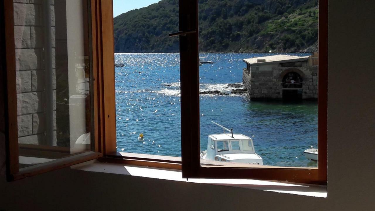 Anka'S Beach Komiža Kültér fotó