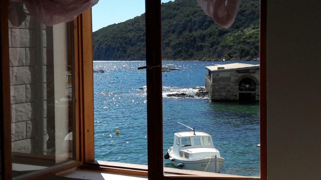 Anka'S Beach Komiža Kültér fotó